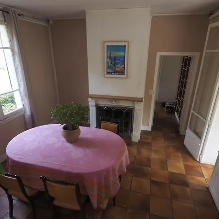 Proche Paris Et Versailles, Dans Ecrin De Verdure Le Vésinet